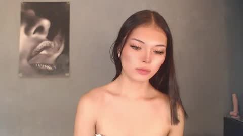 Snapshot of lovely_darlingx chatting on 06-19-26, 12:48 Precious . online show from 06-19-26, 12:48