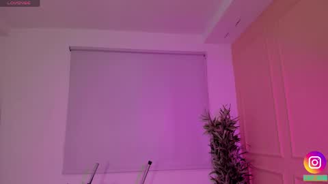 Snapshot of lovely_emma18 chatting on 04-22-26, 01:23 Emma online show from 04-22-26, 01:23