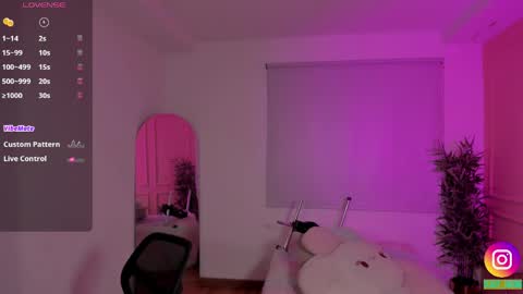 Snapshot of lovely_emma18 chatting on 04-23-26, 01:46 Emma online show from 04-23-26, 01:46