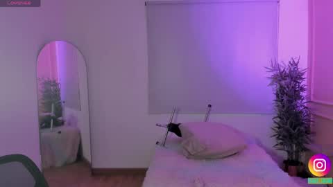 Snapshot of lovely_emma18 chatting on 05-05-26, 01:19 Emma online show from 05-05-26, 01:19