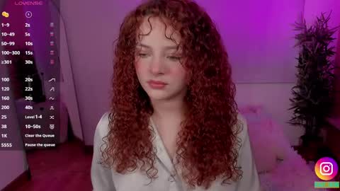 Snapshot of lovely_emma18 chatting on 05-15-26, 02:40 Emma online show from 05-15-26, 02:40