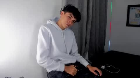 Snapshot of lovely_horny713 chatting on 04-17-26, 11:02 Salo online show from 04-17-26, 11:02