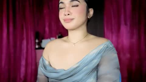 Snapshot of lovely_kurtny04 chatting on 05-23-26, 01:15 LOVE online show from 05-23-26, 01:15