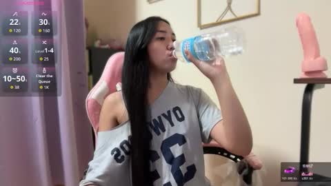 lovely_leah23 online show from 03-23-26, 11:53