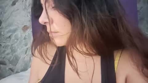 Snapshot of lovely_maia chatting on 11-07-25, 11:05 Maya online show from 11-07-25, 11:05