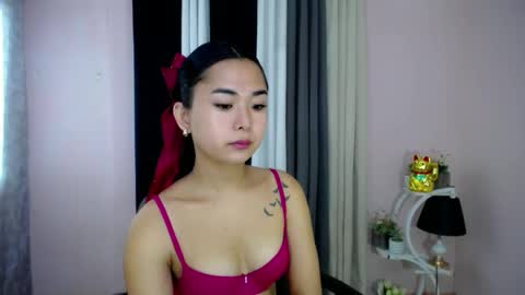 Snapshot of lovely_maria_x chatting on 02-22-25, 12:38 Maria online show from 02-22-25, 12:38