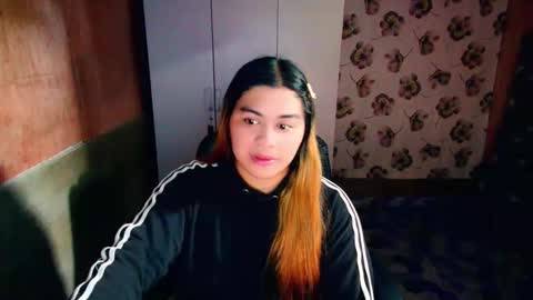 Snapshot of lovely_ricaxxx chatting on 10-14-25, 04:24 lovely_ricaxxx online show from 10-14-25, 04:24
