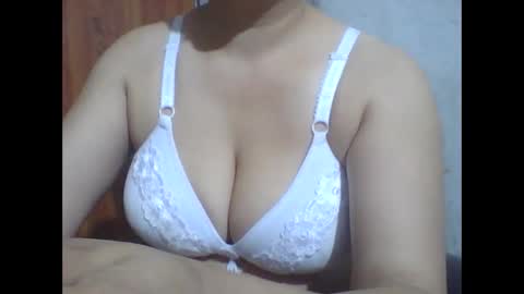 katrina follow me guys online show from 10-24-25, 01:57