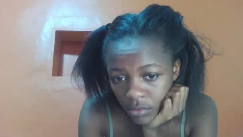 Lovely yvonne online show from 10-19-25, 10:38