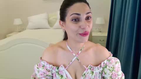 Snapshot of lovelybeatricee chatting on 06-18-26, 12:31 Beatrice online show from 06-18-26, 12:31