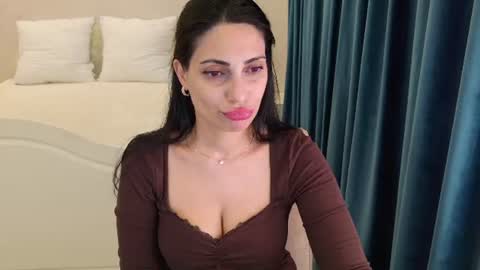 Snapshot of lovelybeatricee chatting on 06-22-26, 07:00 Beatrice online show from 06-22-26, 07:00