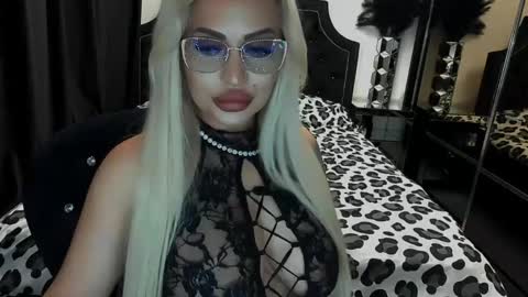 Snapshot of lovelyblondyxxx chatting on 05-07-26, 10:48 PrAllinXXXa online show from 05-07-26, 10:48