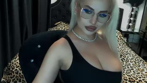 Snapshot of lovelyblondyxxx chatting on 06-03-26, 12:35 PrAllinXXXa online show from 06-03-26, 12:35
