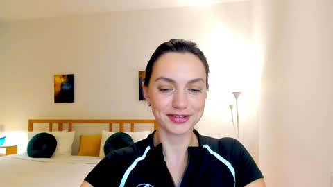 Snapshot of lovelyeemia chatting on 12-06-24, 01:11 Mia online show from 12-06-24, 01:11