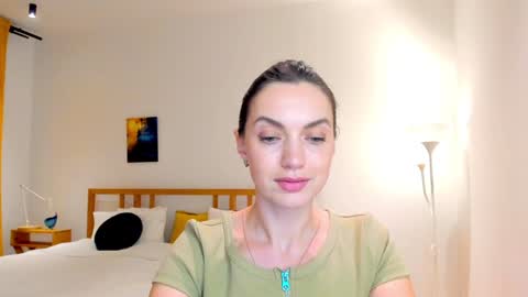 Snapshot of lovelyeemia chatting on 12-10-24, 01:44 Mia online show from 12-10-24, 01:44
