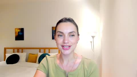 Snapshot of lovelyeemia chatting on 12-10-24, 04:49 Mia online show from 12-10-24, 04:49