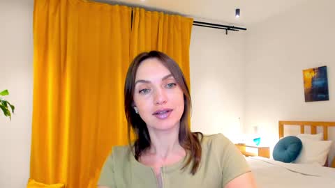 Snapshot of lovelyeemia chatting on 12-13-24, 07:10 Mia online show from 12-13-24, 07:10