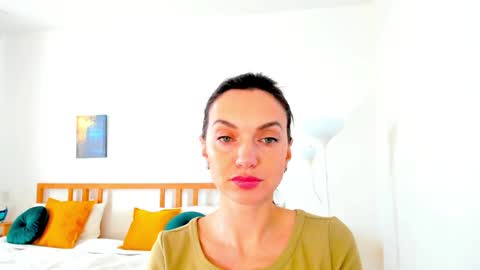 Snapshot of lovelyeemia chatting on 12-14-24, 09:18 Mia online show from 12-14-24, 09:18