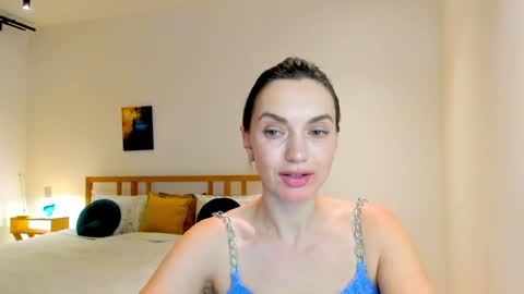Snapshot of lovelyeemia chatting on 12-17-24, 02:22 Mia online show from 12-17-24, 02:22
