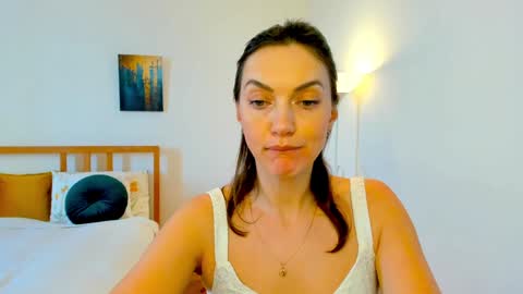 Snapshot of lovelyeemia chatting on 12-19-24, 10:56 Mia online show from 12-19-24, 10:56