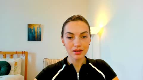 Snapshot of lovelyeemia chatting on 12-28-24, 08:05 Mia online show from 12-28-24, 08:05