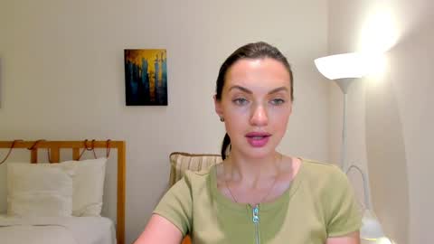 Snapshot of lovelyeemia chatting on 01-03-25, 01:47 Mia online show from 01-03-25, 01:47