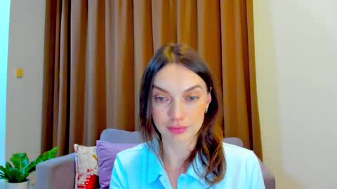 Snapshot of lovelyeemia chatting on 10-05-25, 12:03 Mia online show from 10-05-25, 12:03
