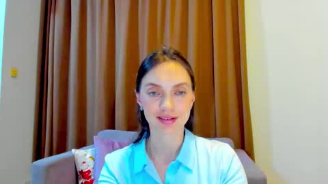 Snapshot of lovelyeemia chatting on 10-08-25, 10:57 Mia online show from 10-08-25, 10:57
