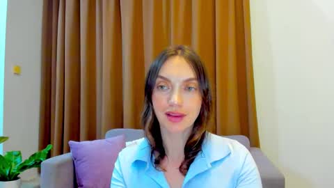 Snapshot of lovelyeemia chatting on 10-14-25, 10:38 Mia online show from 10-14-25, 10:38