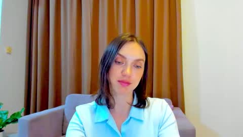 Snapshot of lovelyeemia chatting on 10-22-25, 10:37 Mia online show from 10-22-25, 10:37