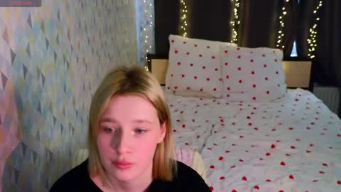 Snapshot of lovelygirllss chatting on 04-10-26, 11:04 your sweet girls online show from 04-10-26, 11:04
