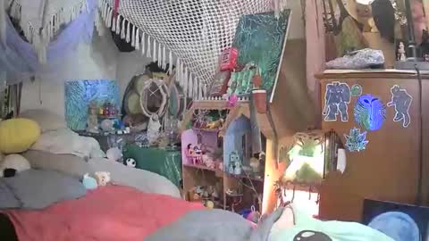 lala online show from 11-22-25, 08:24