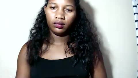 lovelylarra online show from 05-28-26, 08:39