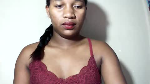 lovelylarra online show from 07-16-26, 06:41