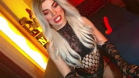 Snapshot of lovelymiss_shyna11 chatting on 05-27-26, 05:32 lovelymiss_shyna11 online show from 05-27-26, 05:32