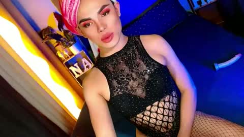 Snapshot of lovelymiss_shyna11 chatting on 06-15-26, 04:42 lovelymiss_shyna11 online show from 06-15-26, 04:42