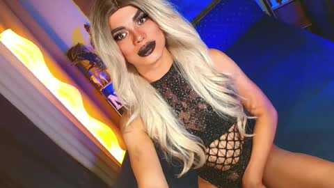 Snapshot of lovelymiss_shyna11 chatting on 06-21-26, 12:35 lovelymiss_shyna11 online show from 06-21-26, 12:35