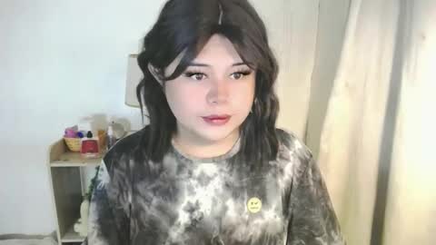 lovely online show from 05-19-26, 09:04