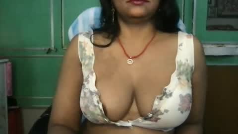 Snapshot of lovelyrose36 chatting on 06-14-26, 02:24 lovelyrose36 online show from 06-14-26, 02:24