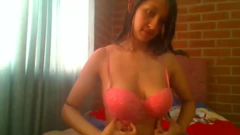 Snapshot of lovelysexxx_ chatting on 02-20-25, 10:48 Tiffany online show from 02-20-25, 10:48