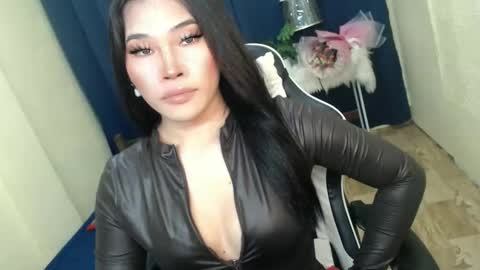 STWEET LINA online show from 10-23-25, 06:39