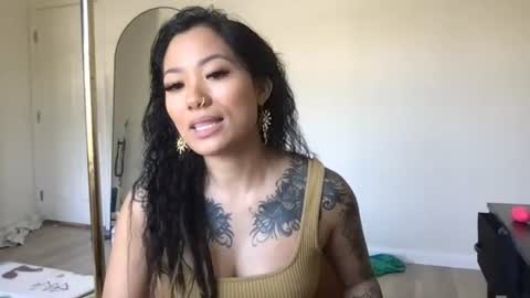 Snapshot of lovelyxmacii chatting on 06-23-26, 08:29 lovelyxmacii online show from 06-23-26, 08:29