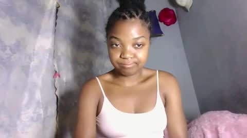 Snapshot of lovemarie08 chatting on 04-14-26, 01:11 lovemarie08 online show from 04-14-26, 01:11