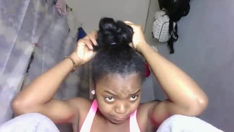 Snapshot of lovemarie08 chatting on 04-15-26, 11:17 lovemarie08 online show from 04-15-26, 11:17