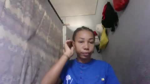Snapshot of lovemarie08 chatting on 04-25-26, 10:18 lovemarie08 online show from 04-25-26, 10:18
