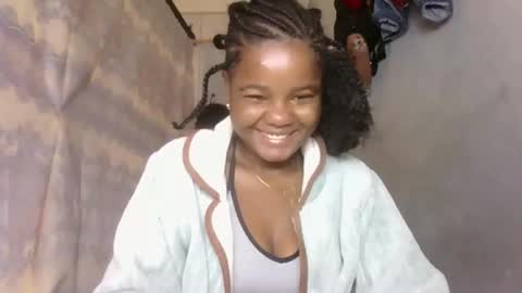 Snapshot of lovemarie08 chatting on 04-26-26, 05:27 lovemarie08 online show from 04-26-26, 05:27