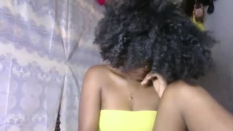 Snapshot of lovemarie08 chatting on 04-28-26, 06:18 lovemarie08 online show from 04-28-26, 06:18