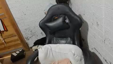 shena can you follow me here and tip me yehawww online show from 01-14-26, 01:44