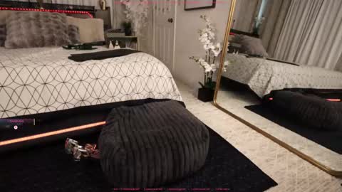 Scarlett online show from 02-19-25, 01:06