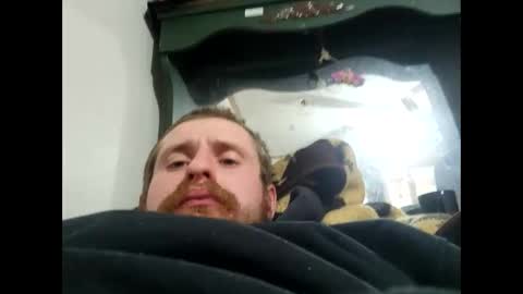 Snapshot of lovepussy1998xb chatting on 12-31-24, 12:21 Lovepussy1998xb online show from 12-31-24, 12:21